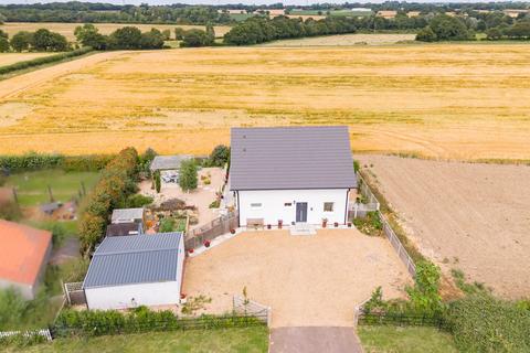 4 bedroom detached house for sale, Dereham Road, Garvestone