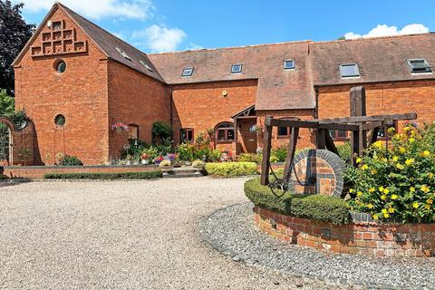 4 bedroom barn conversion for sale, Houndsfield Court, Houndsfield Lane, Wythall, B47 6LX