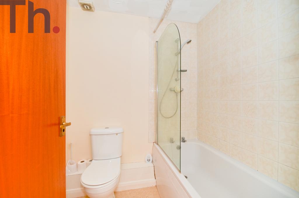 Bathroom.JPG