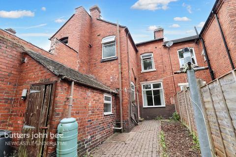 2 bedroom terraced house for sale, London Road, Stoke-On-Trent