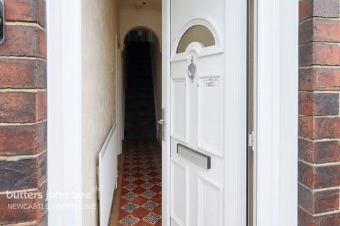 2 bedroom terraced house for sale, London Road, Stoke-On-Trent