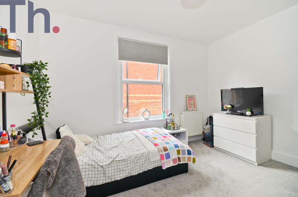 Bedroom 2.JPG
