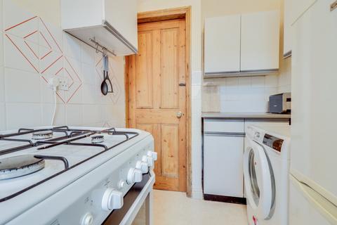 2 bedroom terraced house for sale, Woodville Crescent, Horsforth, Leeds, West Yorkshire, LS18