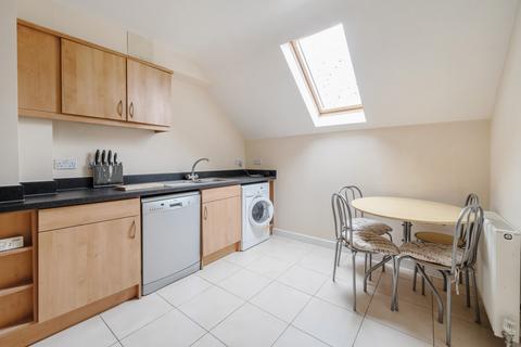 2 bedroom apartment for sale, 72 Oakley Road, Regents Park, Southampton, Hampshire, SO16