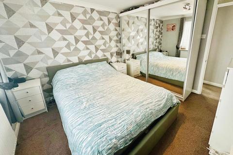 5 Austen Close, Tilbury, RM18 8DB