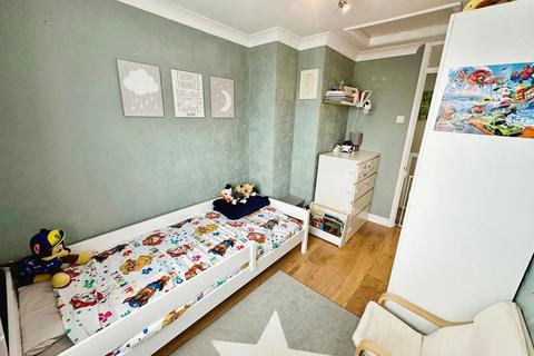 5 Austen Close, Tilbury, RM18 8DB