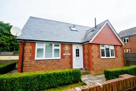 3 bedroom detached bungalow to rent, Wick, Littlehampton, BN17