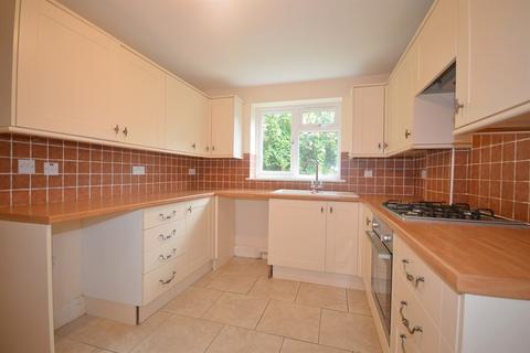 3 bedroom detached bungalow to rent, Wick, Littlehampton, BN17