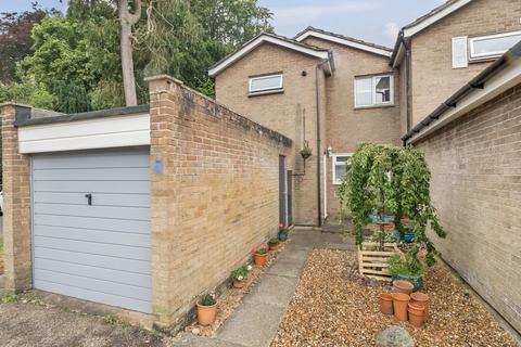 3 bedroom end of terrace house for sale, Magpie Close, Coulsdon CR5