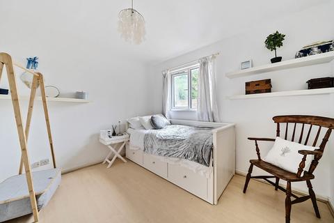 1 Magpie Close, Coulsdon, CR5 1AT