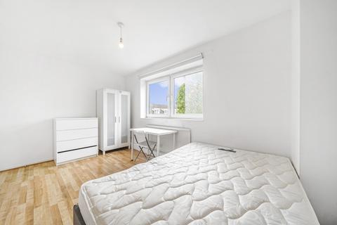 3 bedroom apartment to rent, Crefeld Close London W6