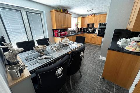 4 bedroom detached house for sale, David Lees Close, Ellistown, Coalville, LE67 1FX