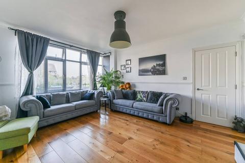 5 bedroom house to rent, Canham Road, South Norwood, London, SE25