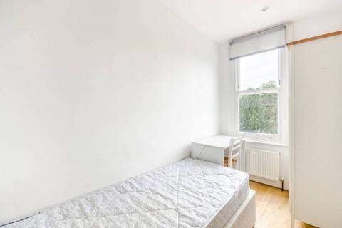 3 bedroom flat to rent, Fulham Palace Road, Fulham, London, SW6