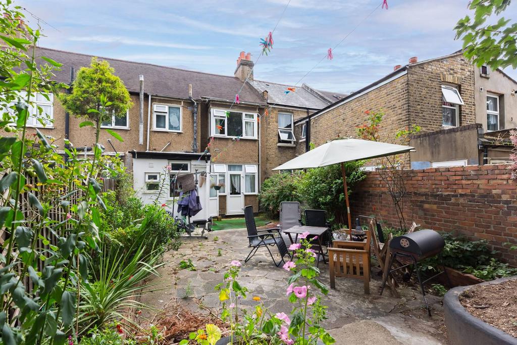 SKELTON ROAD, Forest Gate, London, E7 3 bed terraced house for sale £
