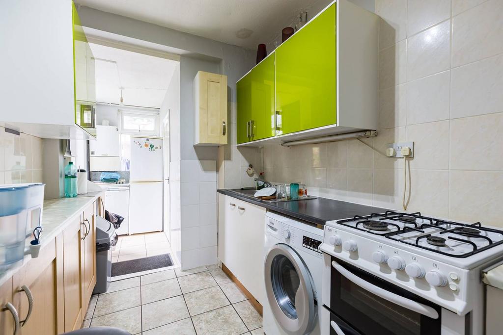 SKELTON ROAD, Forest Gate, London, E7 3 bed terraced house for sale £