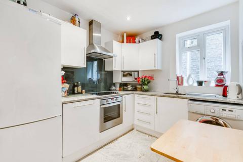 3 bedroom flat to rent, Redcliffe Gardens, Chelsea, London, SW10