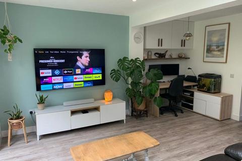 undefined, 215T Howden Hall Court, Edinburgh, EH16 6UT