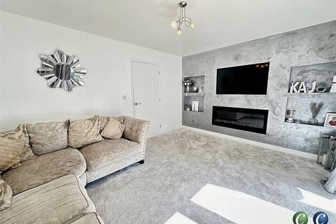 3 bedroom semi-detached house for sale, Kingsland Close, Rugeley, WS15 2GZ