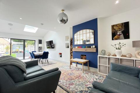 1b Johnson Road, Bromley, BR2 9SN