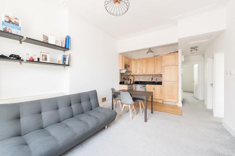 2 bedroom apartment for sale, College Crescent, London, NW3