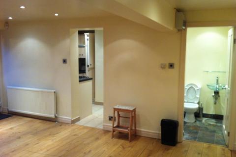 2 bedroom flat to rent, Elmsley Street, Steeton BD20