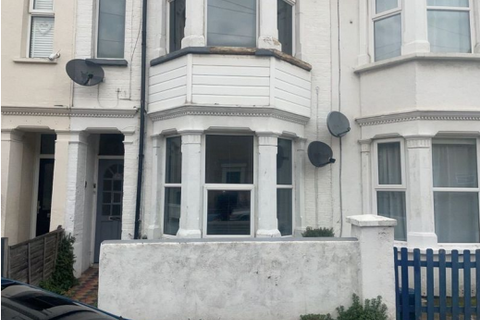 1 bedroom ground floor flat to rent, Burnaby Road, Southend-on-Sea, SS1