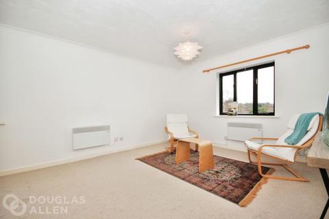 2 bedroom flat to rent, Copperfields, Basildon, SS15