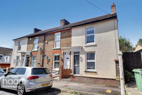 Maidstone - 3 bedroom end of terrace house for sale