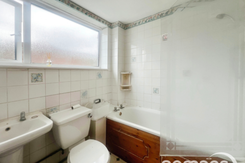19 Avon Walk, Basingstoke, RG21 4DJ