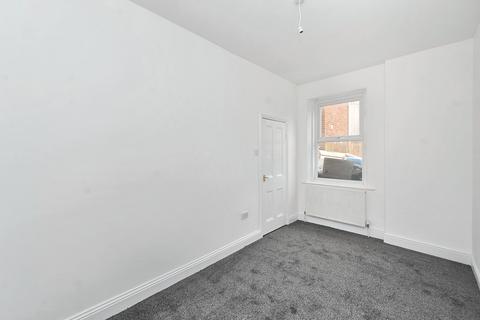 2 bedroom flat to rent, Northbourne Street, Gateshead NE8