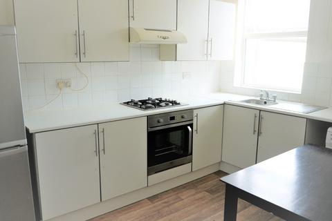 58a Selwyn Road, London, E13 0PY