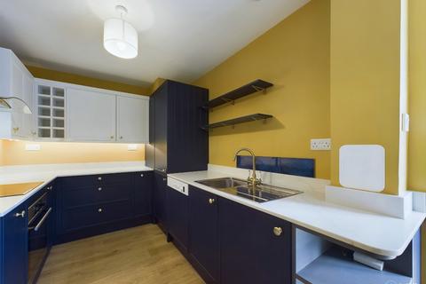 2 bedroom flat to rent, Annandale Street, Bellevue, Edinburgh, EH7