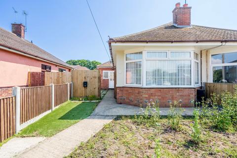 2 bedroom semi-detached bungalow for sale, Shrublands Way, Gorleston