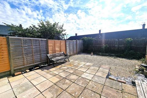 3 Exeter Close, Folkestone, CT19 4JD