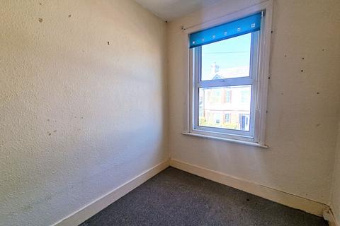 3 Exeter Close, Folkestone, CT19 4JD