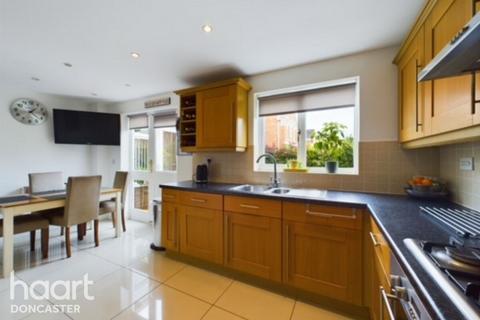 15 Brander Close, Balby, Doncaster, DN4 8TL