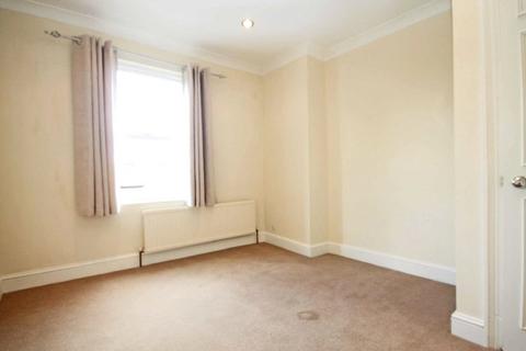 2 bedroom flat for sale, Thames Street, Sunbury-On-Thames, TW16