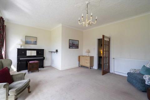 4 bedroom detached bungalow for sale, 9 Moray Place, FK3 9DL