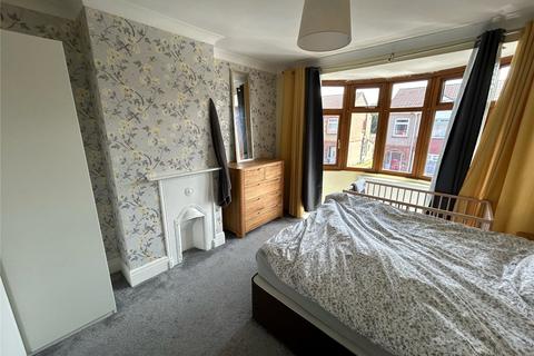 3 bedroom terraced house to rent, Teignmouth Road, Hampshire PO12