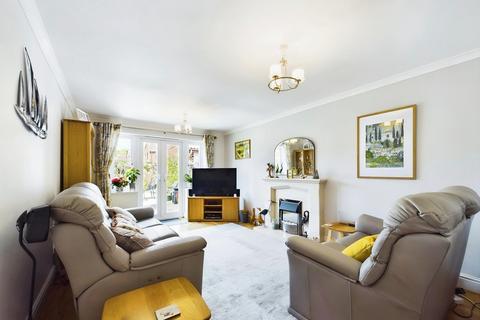 6 Westerley Close, Warsash, Southampton, SO31 9AX