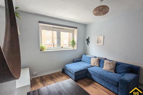 1 bedroom flat for sale, Rogers Estate, Globe road Bethnal Green, London Borough of Tower Hamlets, E2