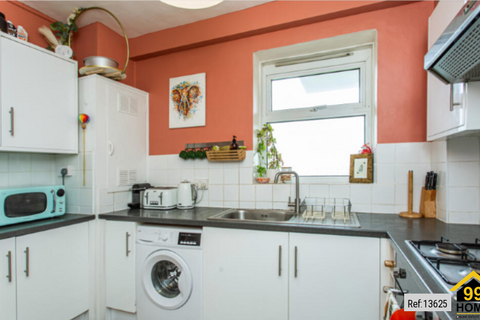 1 bedroom flat for sale, Rogers Estate, Globe road Bethnal Green, London Borough of Tower Hamlets, E2