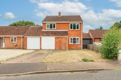 3 bedroom detached house for sale, Tavern Close, Beetley