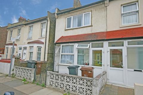 2 bedroom maisonette for sale, Victoria Road, Barking, London, Essex, IG11 8PY