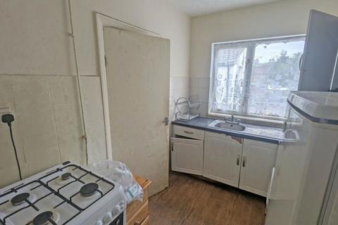 2 bedroom maisonette for sale, Victoria Road, Barking, London, Essex, IG11 8PY