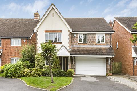 5 bedroom detached house for sale, Barley Mead, Cox Green