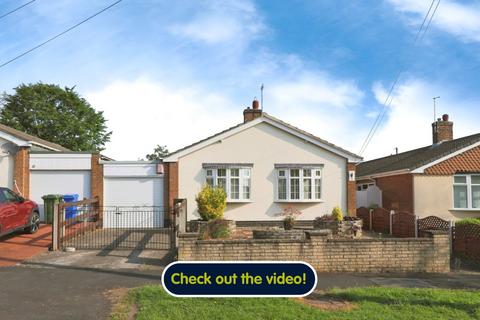 2 bedroom semi-detached bungalow for sale, Grundale, Kirk Ella, Hull, HU10 7LE