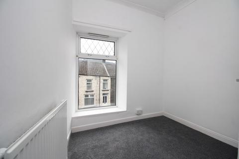 3 bedroom terraced house to rent, High Street, Treorchy CF42 6NY