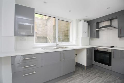 3 bedroom terraced house to rent, High Street, Treorchy CF42 6NY